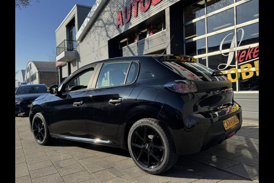 Peugeot 208 1.2 PureTech BLACK - Airco I Comfort pakket I Nwe Sport velgen I Veiligheids pakket I 61.000 KM Dealer onderhouden