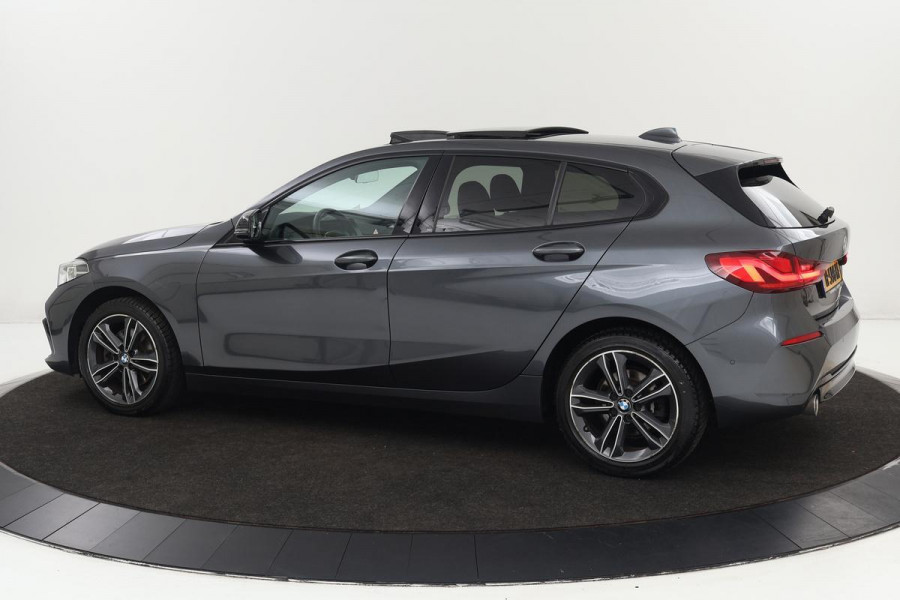 BMW 1-serie 118i Executive Edtion | Sport Line | Panoramadak | Stoel & stuurverwarming | Adaptive cruise | Camera | Harman/Kardon | Full LED