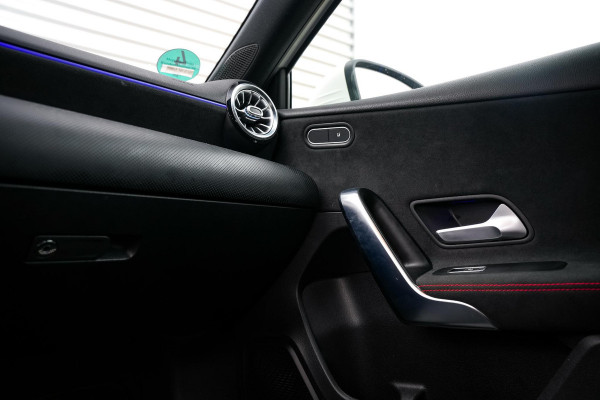 Mercedes-Benz A-Klasse 200 Business Solution AMG WideScreen Ambient Cruise Leer Alcantara Stoelverw.