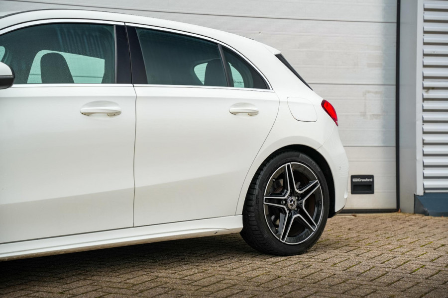 Mercedes-Benz A-Klasse 200 Business Solution AMG WideScreen Ambient Cruise Leer Alcantara Stoelverw.