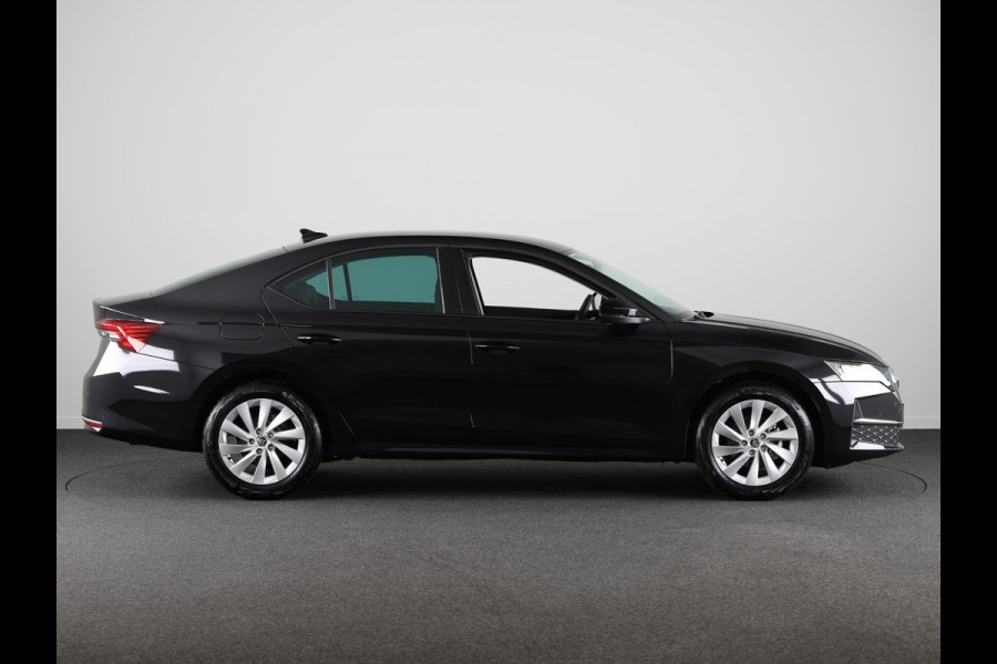 Škoda Octavia Business Edition m-HEV 1.5 TSI 115 pk 7 versn. DSG | 13 inch display | Adaptive Cruise Control | Private lease deze auto al vanaf 595-,- euro