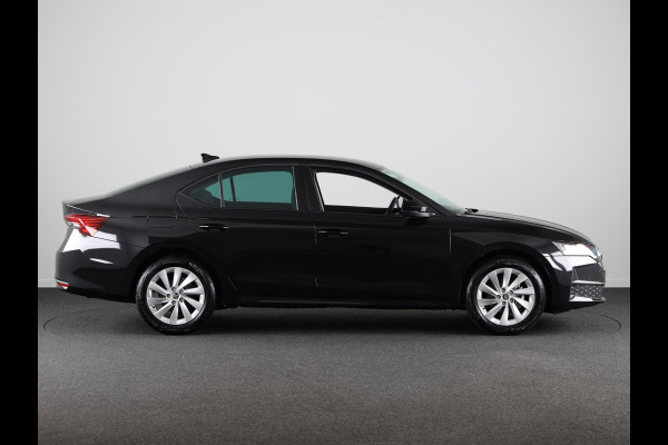 Škoda Octavia Business Edition m-HEV 1.5 TSI 115 pk 7 versn. DSG | 13 inch display | Adaptive Cruise Control | Private lease deze auto al vanaf 595-,- euro