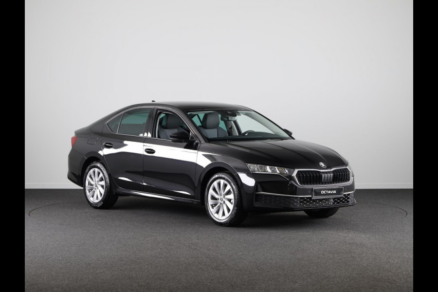 Škoda Octavia Business Edition m-HEV 1.5 TSI 115 pk 7 versn. DSG | 13 inch display | Adaptive Cruise Control | Private lease deze auto al vanaf 595-,- euro
