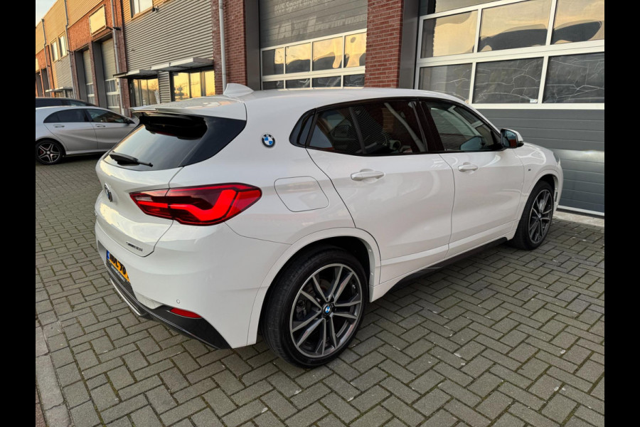 BMW X2 SDrive18i AUT M Sport LED Navi Alcantara Cruise PDC