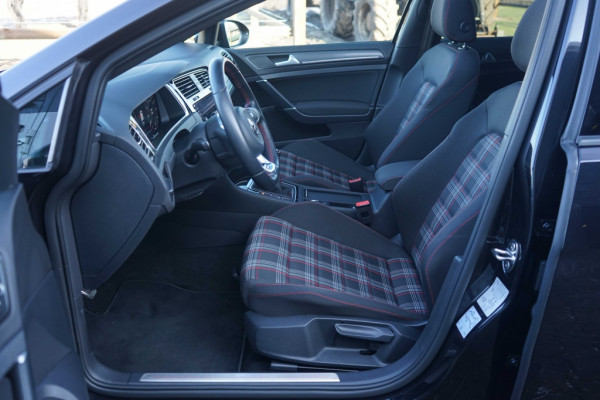 Volkswagen Golf 2.0 TSI GTI Performance 245PK Pano/DCC/ACC/H6/RCAM