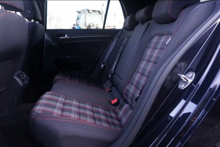Volkswagen Golf 2.0 TSI GTI Performance 245PK Pano/DCC/ACC/H6/RCAM