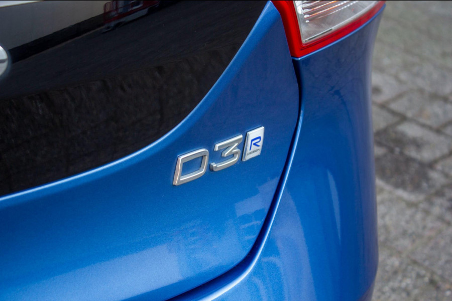 Volvo V40 2.0 D3 Business Sport | Prijs incl. 12 mnd garantie | 16"LMV Navi Camera Bluetooth Stoelverwarming Trekhaak