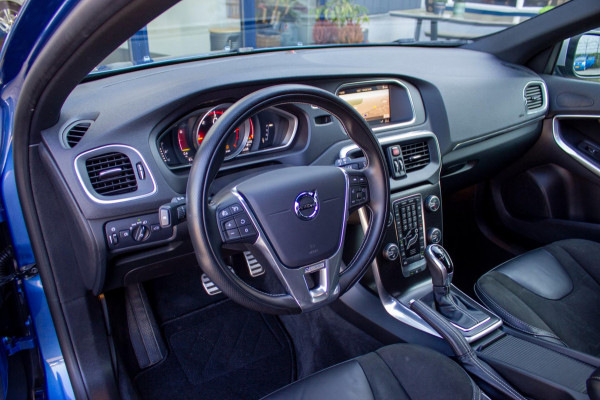 Volvo V40 2.0 D3 Business Sport | Prijs incl. 12 mnd garantie | 16"LMV Navi Camera Bluetooth Stoelverwarming Trekhaak
