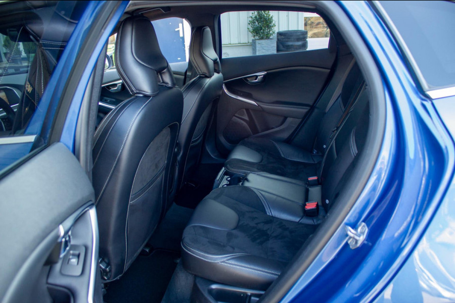 Volvo V40 2.0 D3 Business Sport | Prijs incl. 12 mnd garantie | 16"LMV Navi Camera Bluetooth Stoelverwarming Trekhaak