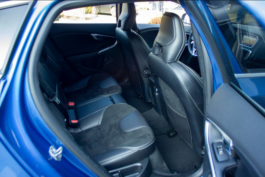 Volvo V40 2.0 D3 Business Sport | Prijs incl. 12 mnd garantie | 16"LMV Navi Camera Bluetooth Stoelverwarming Trekhaak