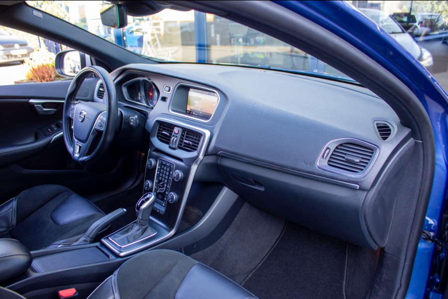 Volvo V40 2.0 D3 Business Sport | Prijs incl. 12 mnd garantie | 16"LMV Navi Camera Bluetooth Stoelverwarming Trekhaak