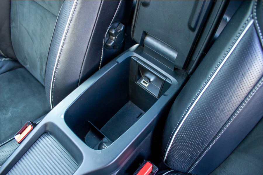 Volvo V40 2.0 D3 Business Sport | Prijs incl. 12 mnd garantie | 16"LMV Navi Camera Bluetooth Stoelverwarming Trekhaak