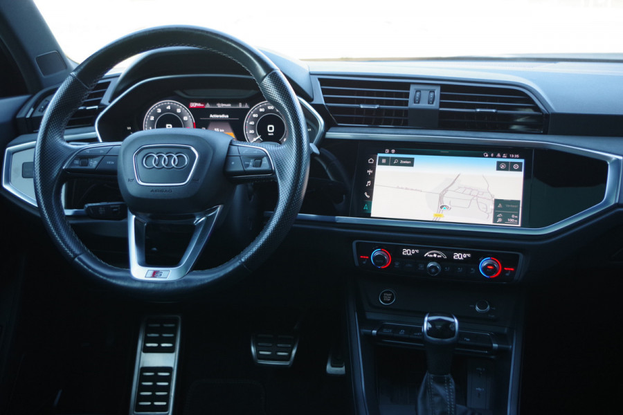 Audi Q3 45 TFSI e 245 PK S-Line Edition, Panoramadak, B&O Sound, DCC, Sfeerverlichting, Matrix LED, Keyless