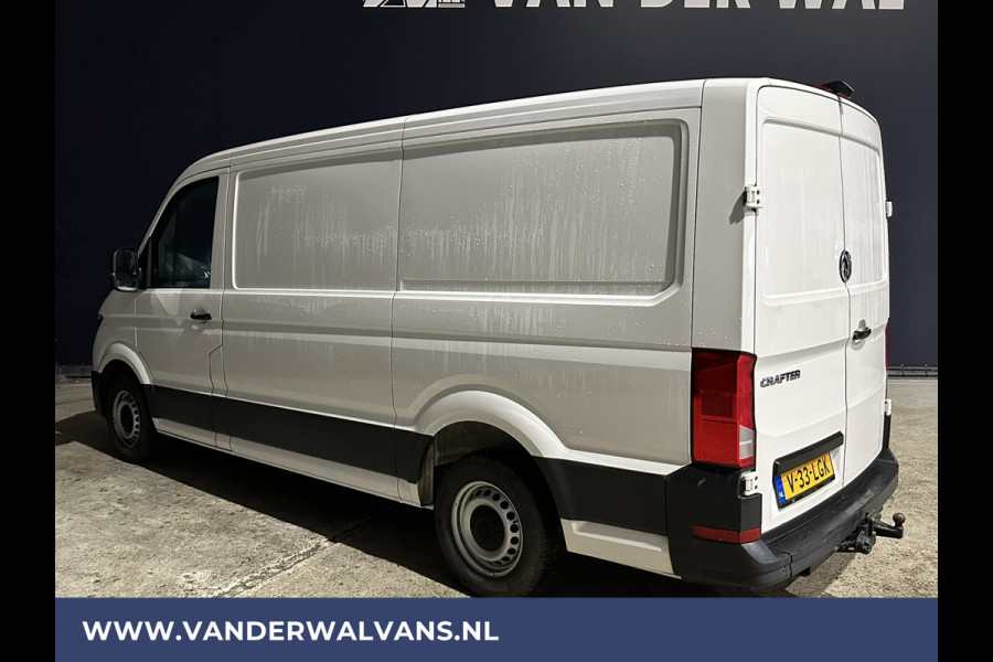 Volkswagen Crafter 2.0 TDI 141pk L3H2 L2H1 Euro6 Airco | Camera | Navigatie | 3000kg trekhaak Apple Carplay, Android Auto, Parkeersensoren, Bijrijdersbank