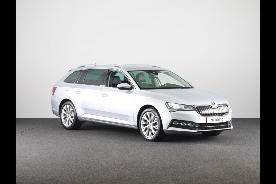 Škoda Superb Combi 1.4 TSI iV Business Edition 218 pk Automaat (DSG) | Navigatie | Trekhaak (wegklapbaar) | Parkeersensoren | Achteruitrijcamera | Stoelverwarming |