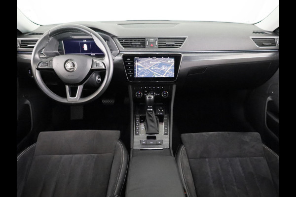 Škoda Superb Combi 1.4 TSI iV Business Edition 218 pk Automaat (DSG) | Navigatie | Trekhaak (wegklapbaar) | Parkeersensoren | Achteruitrijcamera | Stoelverwarming |