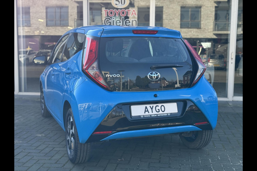 Toyota Aygo 1.0 VVT-i x-joy | Apple carplay/Android auto, Lichtmetalen velgen, Airco, Bluetooth, Stuurbediening