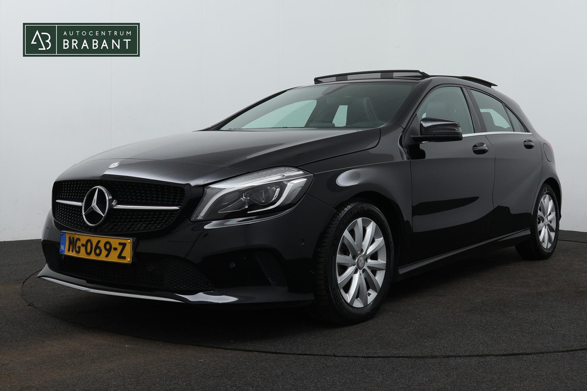 Mercedes-Benz A-Klasse 180 Lease Edition Plus(NL-auto, Panorama, Navi Groot, Parkeersensoren V+A, Cruise Con, Etc)