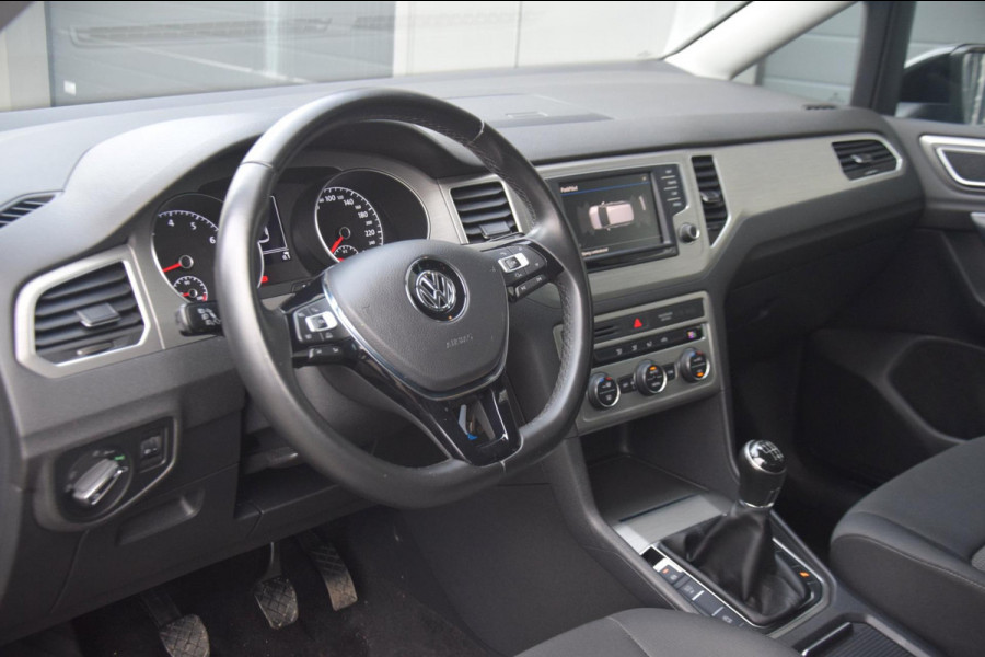 Volkswagen Golf Sportsvan 1.0 TSI Comfortline /DAB/FULL MAP/SPIEGEL PAKKET/EXTRA GETINTE RAMEN