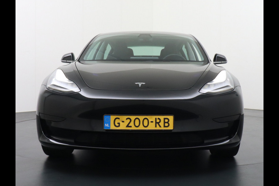 Tesla Model 3 Gereserveerd SR+ 60kWh 325PK AutoPilot FSD-computer-3 Leder PanoDak Adaptive-Cruise Premium-Luidsprekers Keyless via App Lmv 18" Camera's Ele WIFI Lane-Assist Speed-Assist Ecc Navi LED DAB Voorverwarmen interieur via App One-Pedal-Drive 1e Eigenaar Massa ledig voertuig 1.584kg Origineel Nederlandse auto