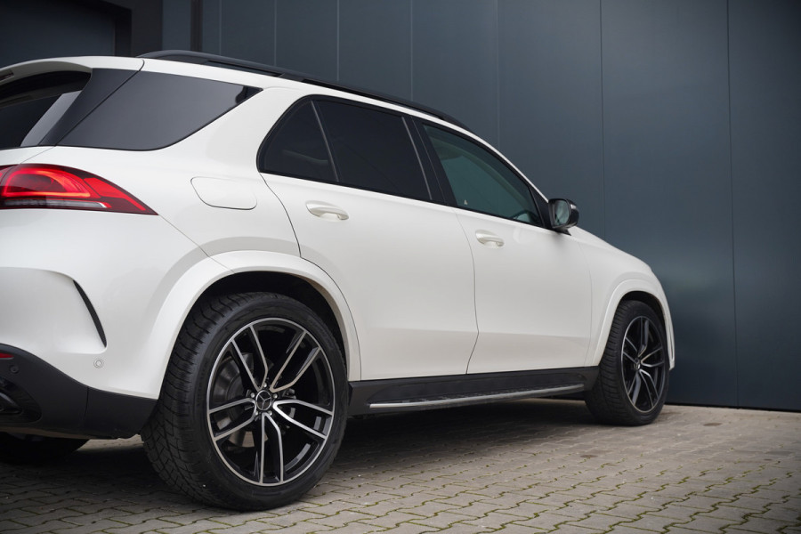 Mercedes-Benz GLE 350 D 4MATIC | AMG | Burmester | Adaptive Cruise Control | Stoelverwarming | Panoramadak | Luchtvering | Trekhaak | Grijs Kenteken | 360° Camera | BTW | Apple Carplay | Ambiance Verlichting | Leder | Nigh