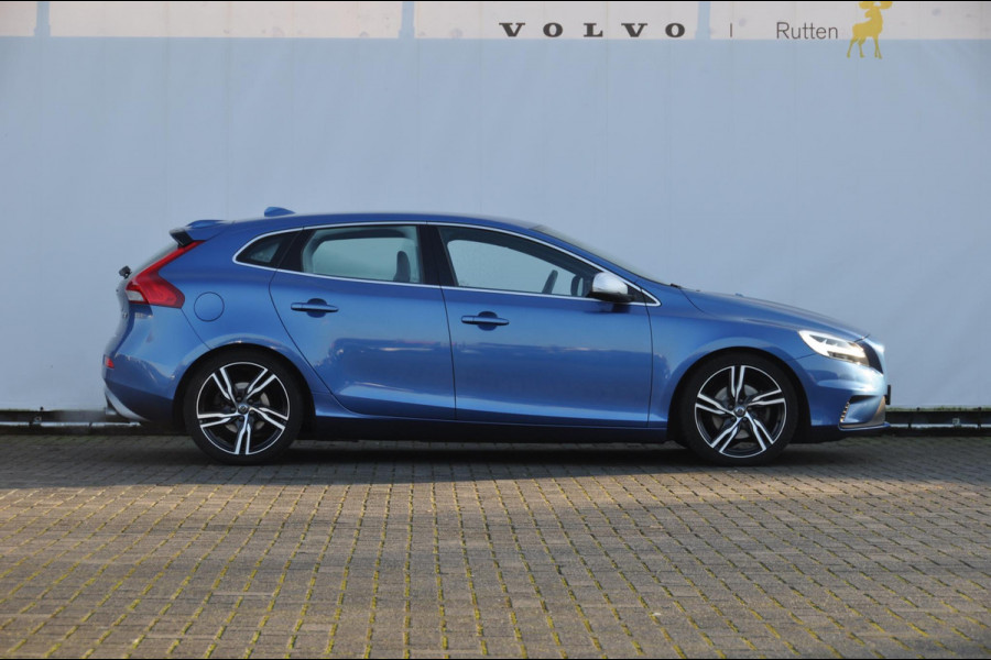 Volvo V40 T4 190PK handgeschakeld Business Sport Cruise control / Standkachel / Parkeersensoren achter / Bluetooth / Navigatie / Stoelverwarming /