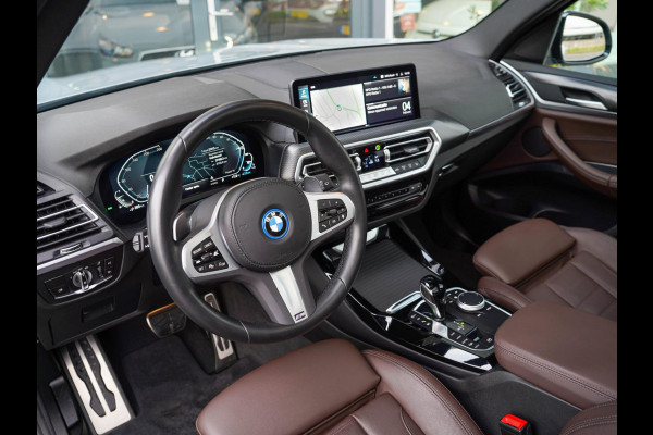 BMW X3 XDrive30e Business M-sport / Laser / Pano / 360 / Adaptive / Ambient / El. haak / HiFi / 20 inch
