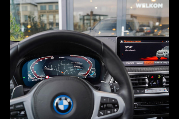 BMW X3 XDrive30e Business M-sport / Laser / Pano / 360 / Adaptive / Ambient / El. haak / HiFi / 20 inch