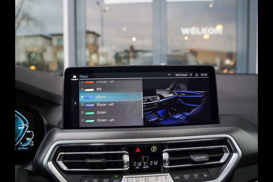 BMW X3 XDrive30e Business M-sport / Laser / Pano / 360 / Adaptive / Ambient / El. haak / HiFi / 20 inch
