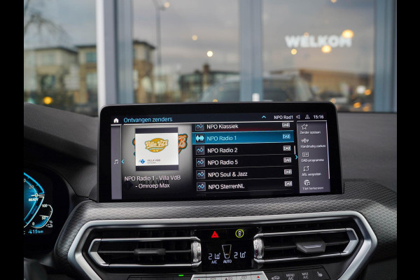 BMW X3 XDrive30e Business M-sport / Laser / Pano / 360 / Adaptive / Ambient / El. haak / HiFi / 20 inch