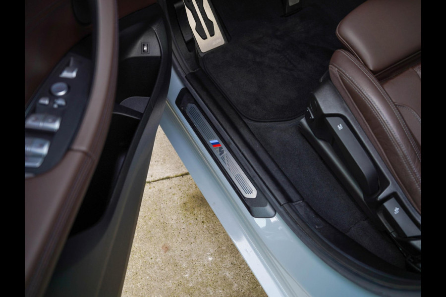 BMW X3 XDrive30e Business M-sport / Laser / Pano / 360 / Adaptive / Ambient / El. haak / HiFi / 20 inch