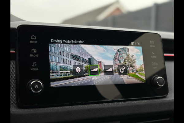 Škoda Kamiq 1.0 TSI Sport Facelift CarPlay Camera