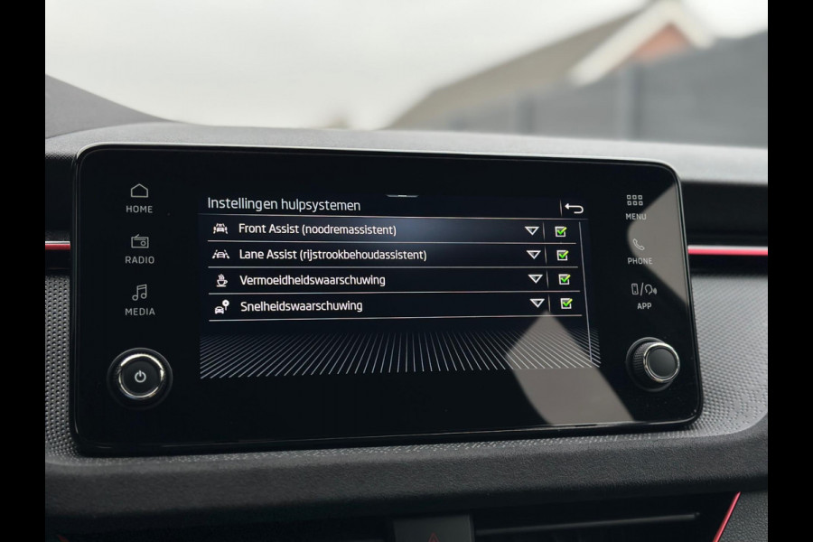 Škoda Kamiq 1.0 TSI Sport Facelift CarPlay Camera