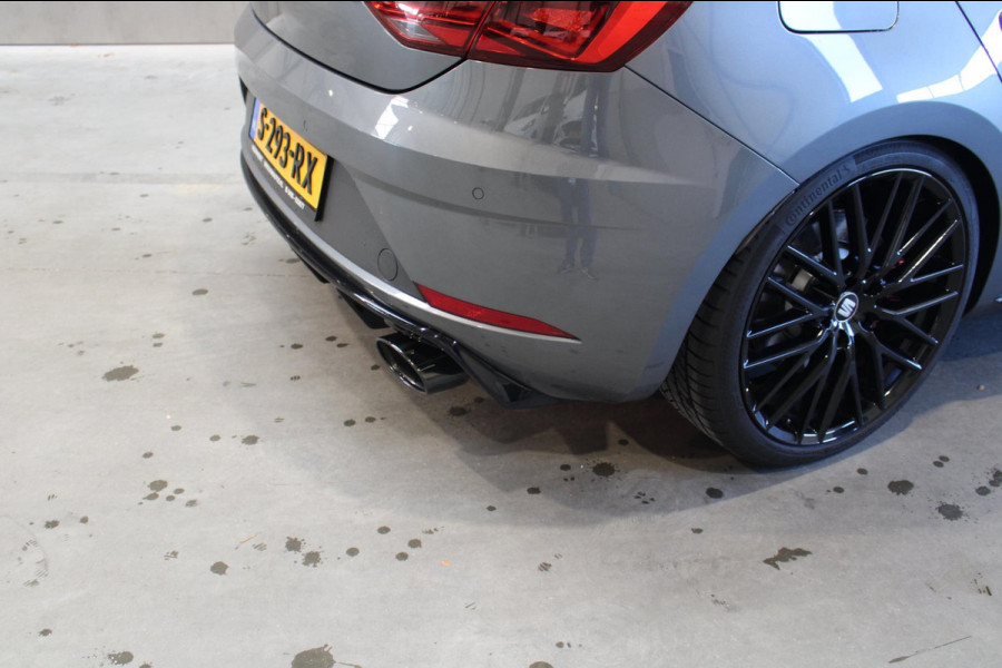 Seat Leon 2.0 TSI CUPRA 300 Performance Pack/Camera/Key les/Brembo