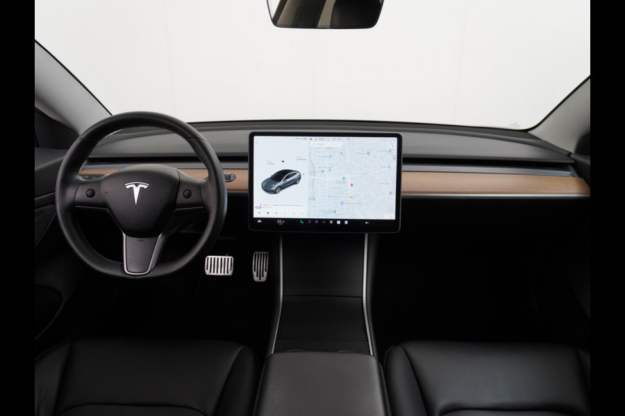 Tesla Model 3 SR+60kWh 326PK Privacy-Glass 19" AutoPilot FSD-computer-3 Premium-Luidsprekers Leer PanoDak Adaptive cruise Camera's Elektr.-Stu Ecc Navigatiesysteem full map LED-a+v Comfortstoel(en) ACC Dual-ECC DAB Voorverwarmen interieur via App Keyless via Telefoonsleutel One-Pedal-Drive Orig. Nederlandse Auto