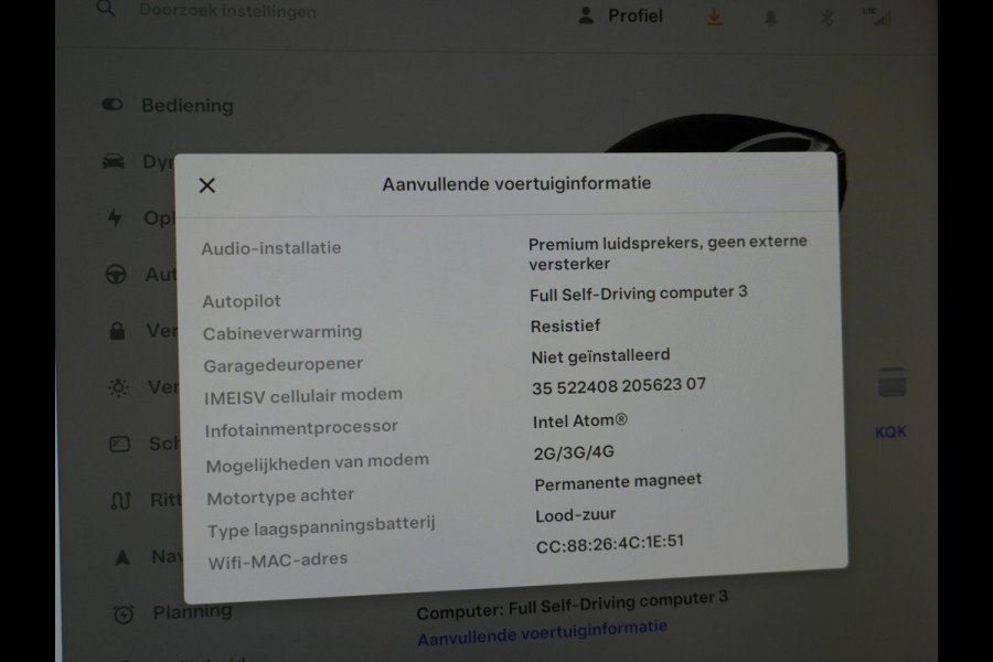 Tesla Model 3 SR+60kWh 326PK Privacy-Glass 19" AutoPilot FSD-computer-3 Premium-Luidsprekers Leer PanoDak Adaptive cruise Camera's Elektr.-Stu Ecc Navigatiesysteem full map LED-a+v Comfortstoel(en) ACC Dual-ECC DAB Voorverwarmen interieur via App Keyless via Telefoonsleutel One-Pedal-Drive Orig. Nederlandse Auto