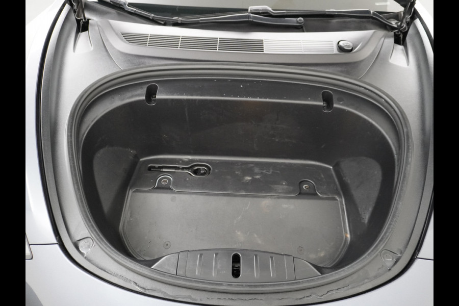 Tesla Model 3 SR+60kWh 326PK Privacy-Glass 19" AutoPilot FSD-computer-3 Premium-Luidsprekers Leer PanoDak Adaptive cruise Camera's Elektr.-Stu Ecc Navigatiesysteem full map LED-a+v Comfortstoel(en) ACC Dual-ECC DAB Voorverwarmen interieur via App Keyless via Telefoonsleutel One-Pedal-Drive Orig. Nederlandse Auto
