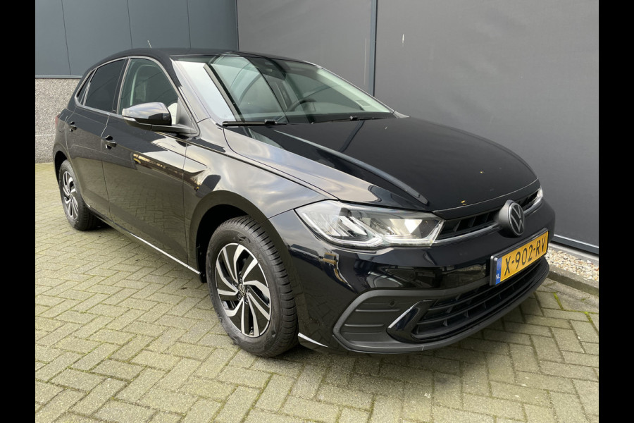 Volkswagen Polo 1.0 TSI Life Business NIEUW!! Climate control - Cruise control adaptive - Parksensoren v+a - Navi full map - A-uitrijcamera - MF Lederen stuurwiel - LMV - Apple carplay/Android auto - Bluetooth - DAB - Hill hold - Regen s