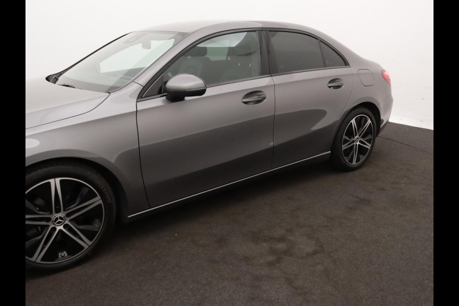 Mercedes-Benz A-Klasse 200 Premium BLACK WIDE-SCREEN SFEERVERLICHTING LEER