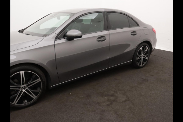 Mercedes-Benz A-Klasse 200 Premium BLACK WIDE-SCREEN SFEERVERLICHTING LEER