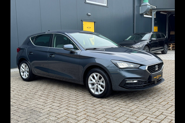 Seat Leon 1.5 eTSI Style Launch Edition * AppleCarPlay * Camera * Trekhaak *