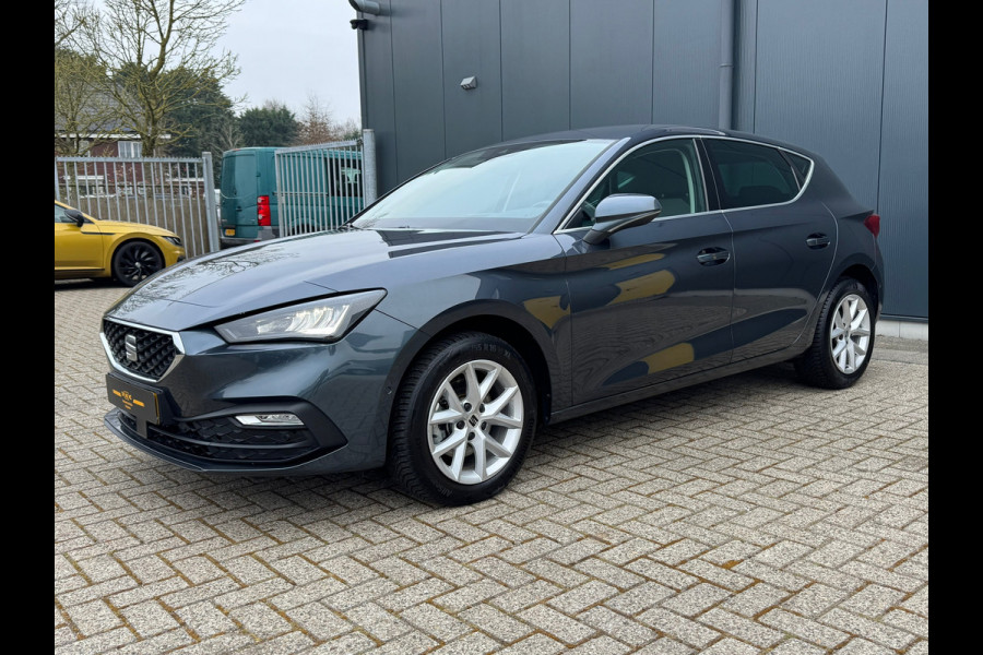 Seat Leon 1.5 eTSI Style Launch Edition * AppleCarPlay * Camera * Trekhaak *