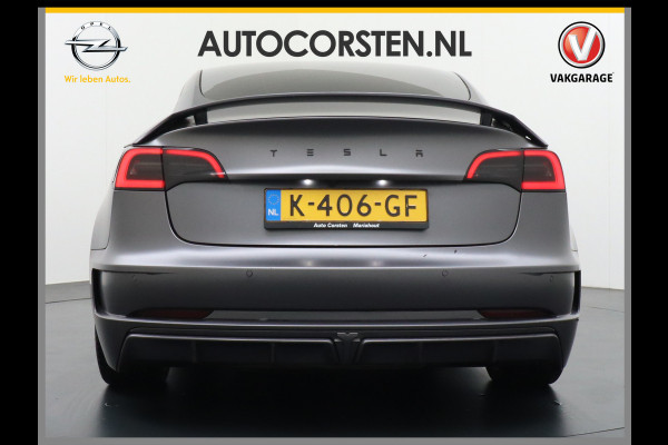 Tesla Model 3 Performance 513pk Bodykit-Startech-(Brabus) Warmtepomp Elec.-Achterklep AWD  0-100 3,4 sec. 20" FSD-vb. AutoPilot Carbon Spoiler Pdc Wifi Ecc 4wd Rode Remklauwen Carbon-Spoiler Dual Motor Long Range 75kWh 1e Eigenaar, Orig. NL-auto Staalgrijs gewrapt. Carbonlook delen interieur Unieke uitvoering!!