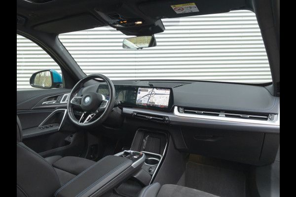 BMW iX1 xDrive30 M-Sport - Pano - Harman Kardon - Driving Ass Plus - Head-Up