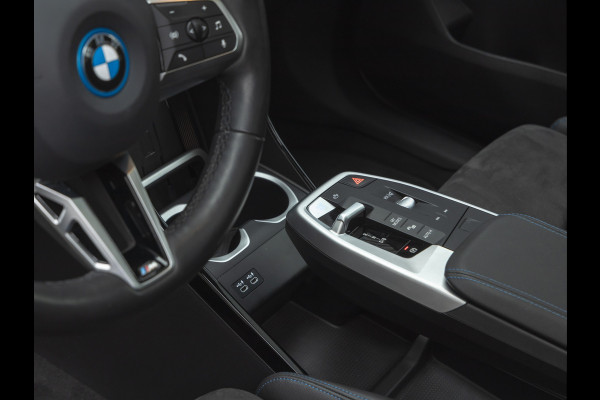 BMW iX1 xDrive30 M-Sport - Pano - Harman Kardon - Driving Ass Plus - Head-Up