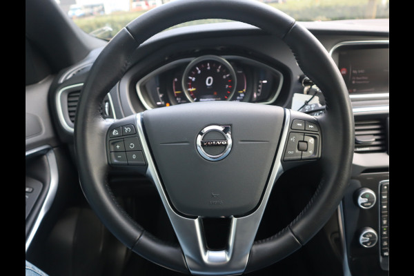 Volvo V40 Cross Country 1.5 T3 Summum Automaat