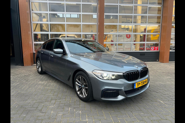 BMW 5 Serie 530e iPerformance Executive | M-Pakket | Schuifdak | Camera | Dealer Onderhouden | NL-Auto |