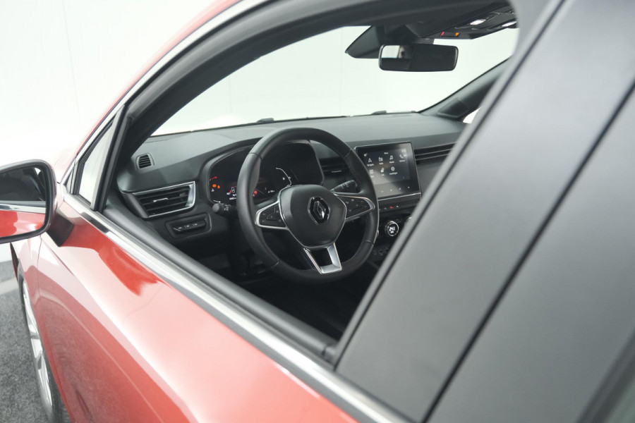 Renault Clio TCe 90 Intens | Navigatie | Parkeersensoren | Climate Control | Apple Carplay