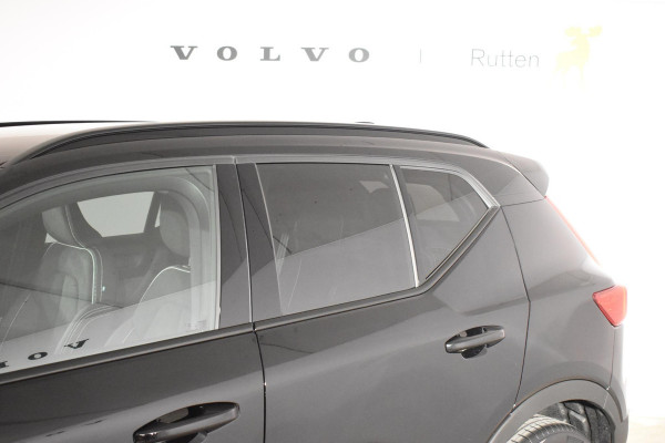 Volvo XC40 B4 211PK Automaat Plus Dark / Lighting Pack / Connect Nubuck bekleding / 20'' velgen / Extra getint glas