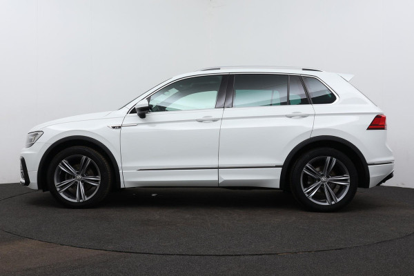 Volkswagen Tiguan 1.5 TSI ACT Highline Business R Automaat (Goed ondH, Navi, PDC, Adaptive, Virtual Cockpit, NL-auto)